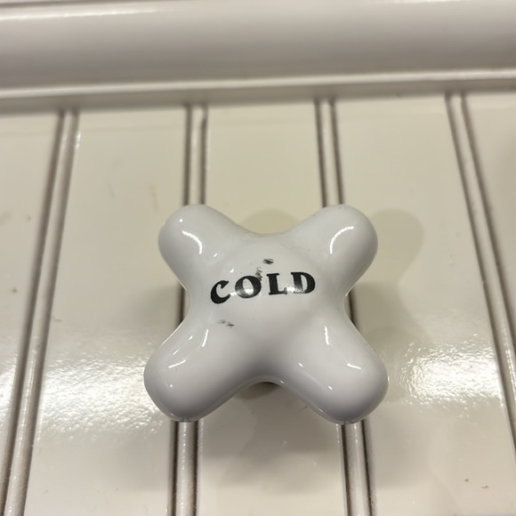 Bath Farmhouse Shelf Distressed Vintage Hot & Cold Faucet Knobs Final Sa… - Picture 4 of 9